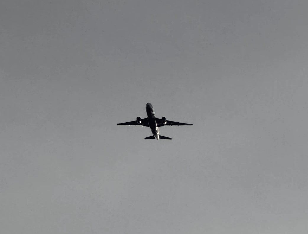 Airliner climbing out